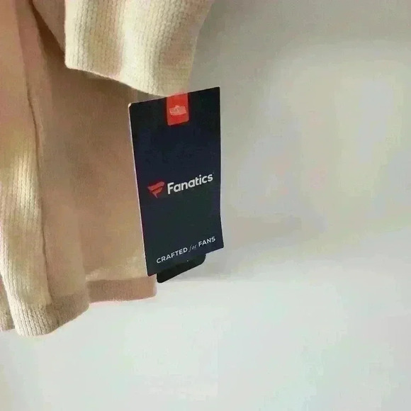 NWT  NFL Tampa Bay Buccaneers waffle long sleeve shirt. Size small - Picture 3 of 6